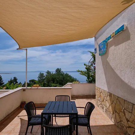 Art House Case de vacanță Stara Baška